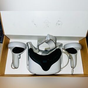 VR Headset with Controllers - White and Black